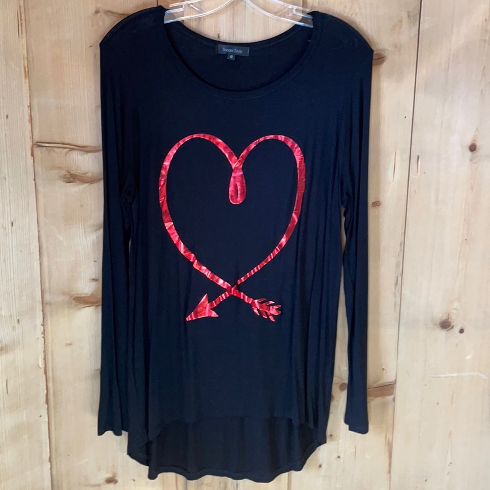 Black long sleeve sleep t-shirt with Heart